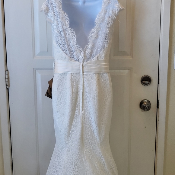 Stunning NWT Lace Mermaid Wedding Dress - Picture 5 of 7
